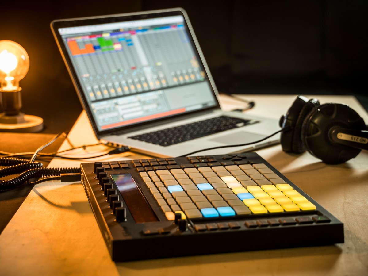 Week 9: Do the mash-potato 🎶 by Larisa feat. Ableton&nbsp;Live